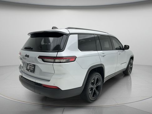 Used 2023 Jeep Grand Cherokee L Laredo AWD/4WD image 5