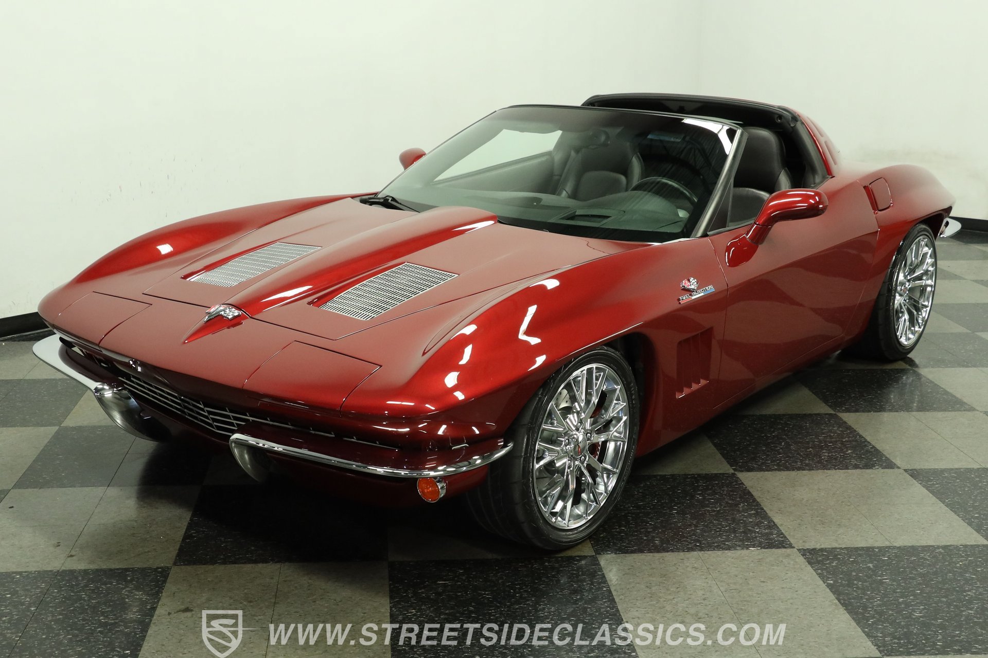 Used 2005 Chevrolet Corvette Coupe w/ Preferred Equipment Group RWD image 18