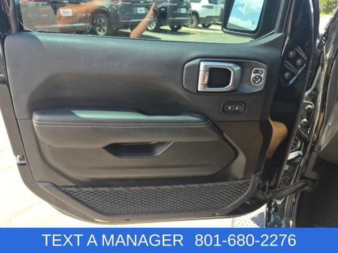 Used 2023 Jeep Wrangler Unlimited Sahara w/ Cold Weather Group AWD/4WD image 28
