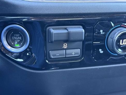 Used 2023 Chevrolet Silverado 1500 LT AWD/4WD image 26