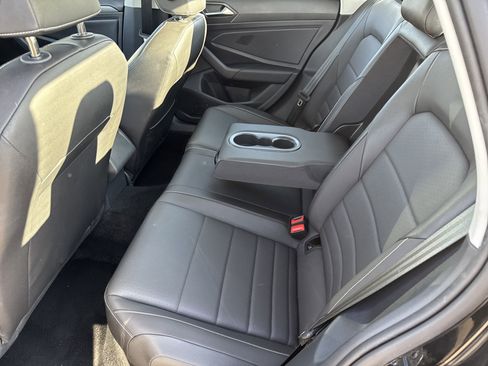 Used 2024 Volkswagen Jetta SE image 6