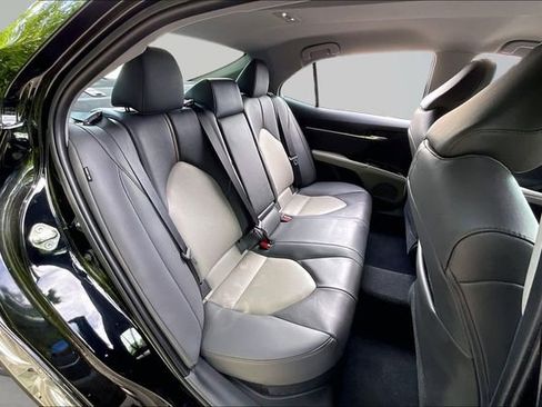 Used 2020 Toyota Camry XLE w/ Carpet Mat Package FWD image 28