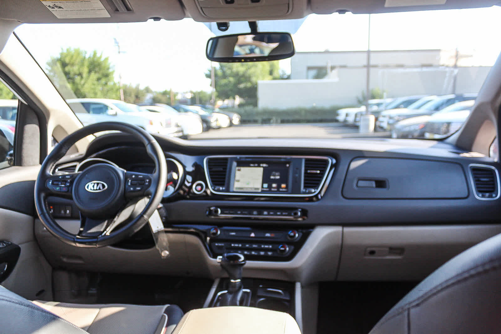 Used 2015 Kia Sedona SX FWD image 16