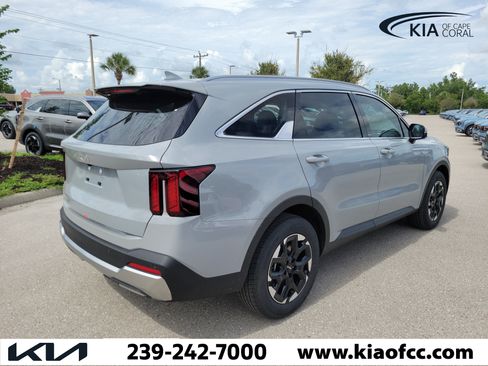 New 2026 Kia Sorento S FWD image 9