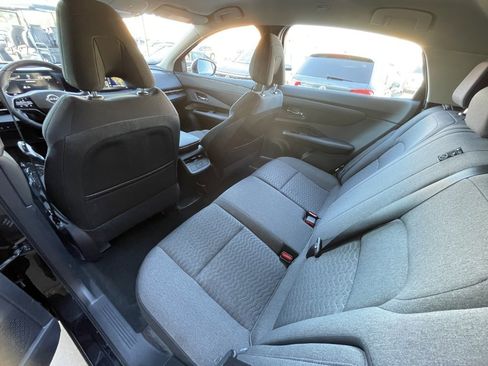 Used 2024 Nissan Ariya FWD image 25