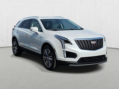 Used 2025 Cadillac XT5 Premium Luxury w/ LPO, Floor Liner Package AWD/4WD image 3
