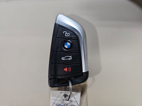 Certified 2025 BMW 330i Sedan w/ Premium Package image 36