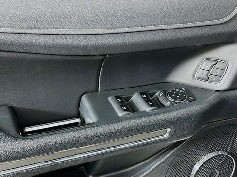 Used 2024 Ford Expedition XLT image 15