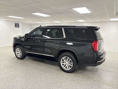 Used 2024 GMC Yukon SLT w/ SLT Luxury Package image 6