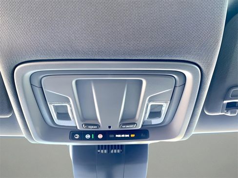 Used 2023 Chevrolet Silverado 1500 LT image 25