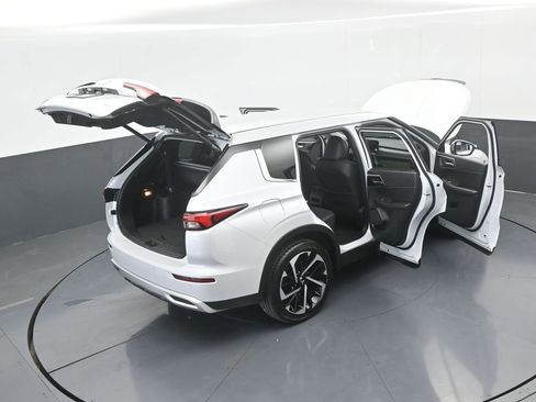 Used 2022 Mitsubishi Outlander SE image 74