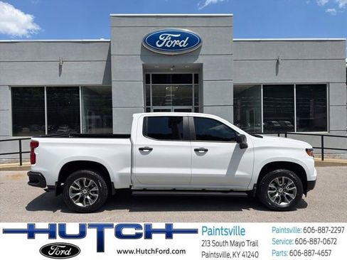 Used 2025 Chevrolet Silverado 1500 W/T AWD/4WD image 2