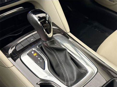 Used 2018 Buick Regal Essence w/ Driver Confidence Package #1 FWD image 28