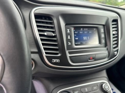 Used 2016 Chrysler 200 Limited w/ Convenience Group FWD image 21