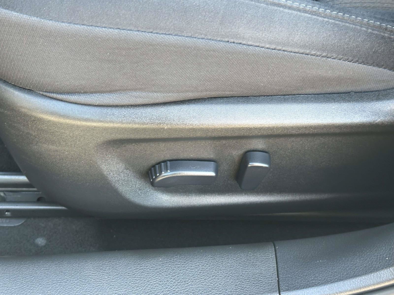 Used 2024 Nissan Altima 2.5 SV FWD image 25