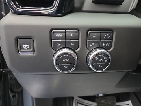 Used 2025 GMC Sierra 1500 AT4 w/ AT4 Premium Package image 41