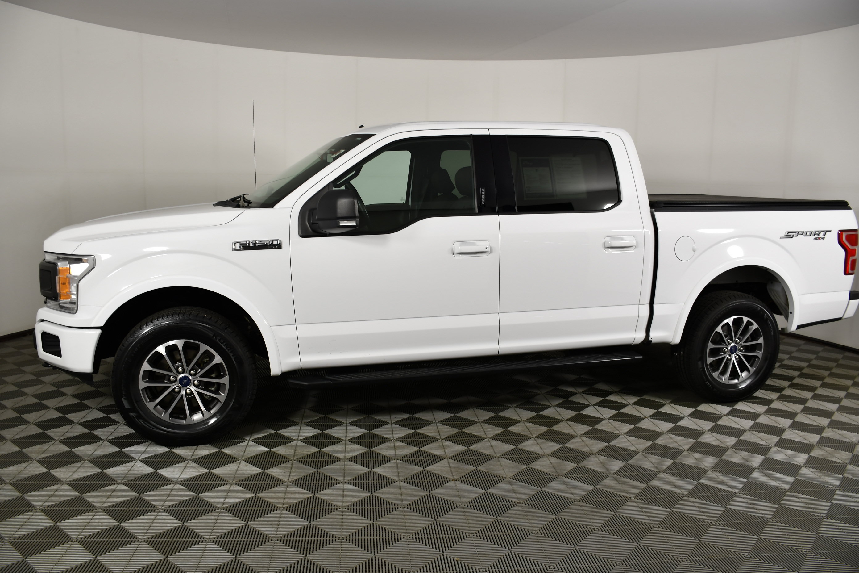 Used 2020 Ford F150 XLT w/ Equipment Group 302A Luxury AWD/4WD image 9