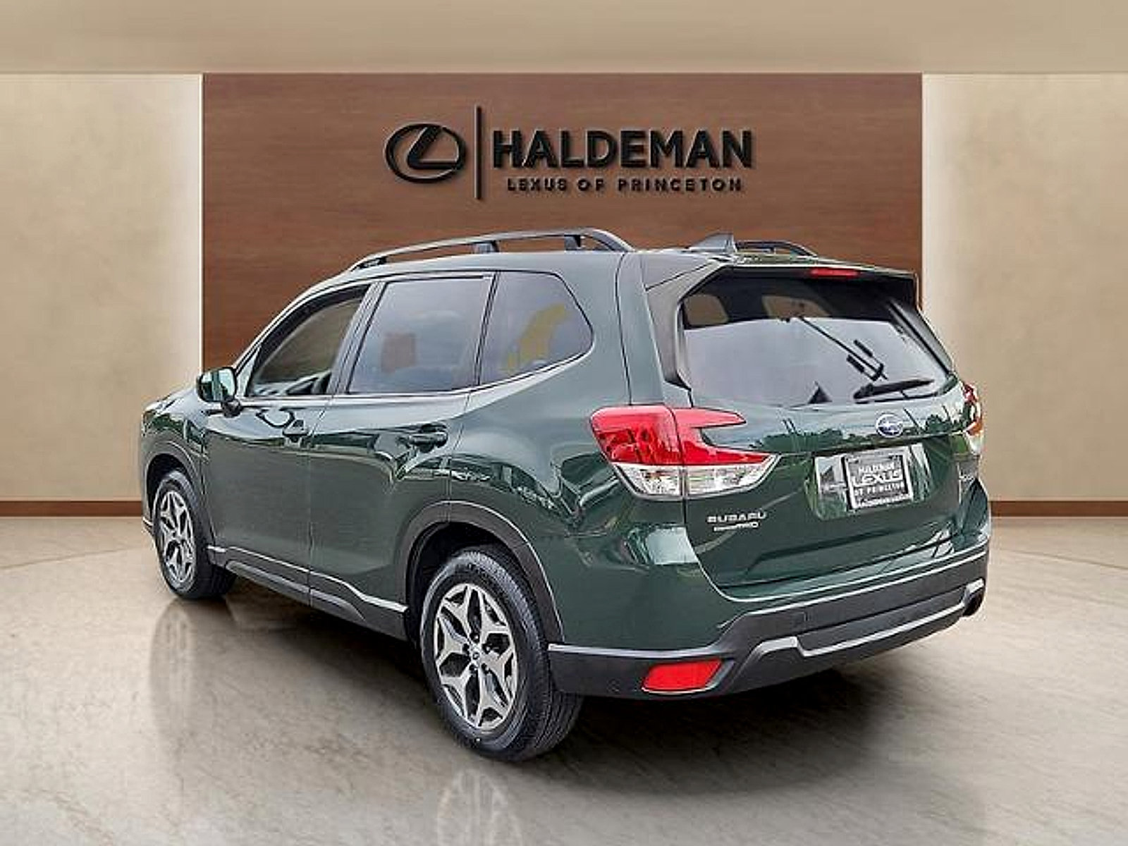 Used 2024 Subaru Forester Premium AWD/4WD image 4