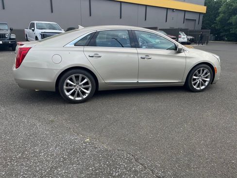 Used 2013 Cadillac XTS Luxury AWD/4WD image 8