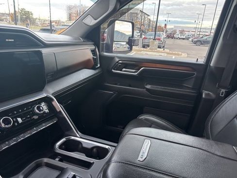Used 2024 GMC Sierra 3500 Denali w/ Technology Package image 19
