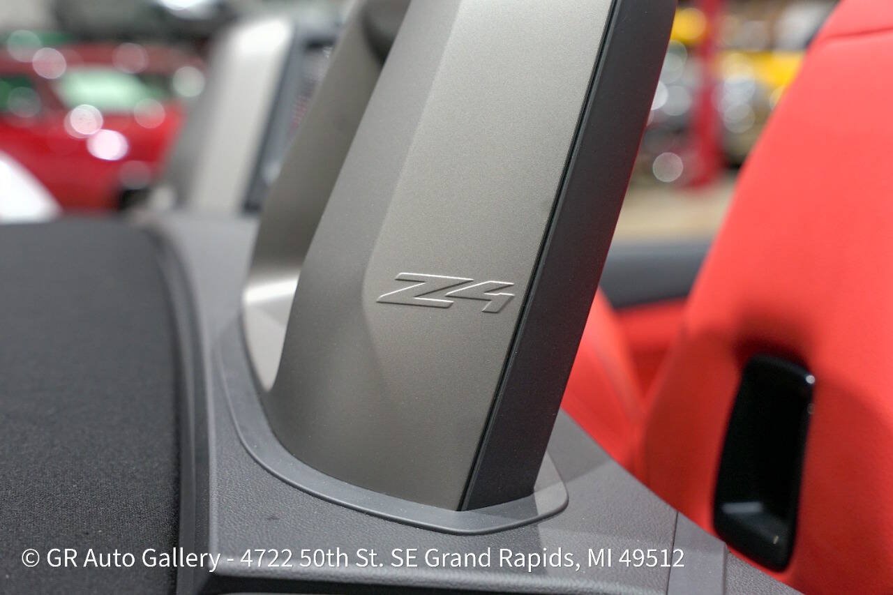 Used 2024 BMW Z4 M40i w/ Premium Package RWD image 21