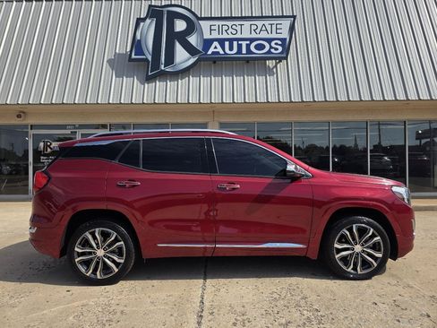 Used 2019 GMC Terrain Denali w/ Advanced Safety Package AWD/4WD image 9