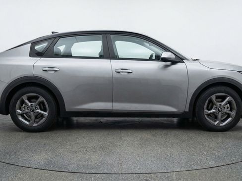 Used 2025 Kia K4 LXS image 11