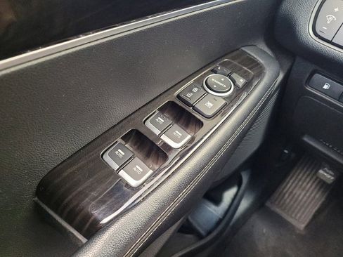 Used 2019 Kia Sorento FWD image 27