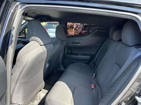 Used 2018 Toyota C-HR XLE FWD image 10
