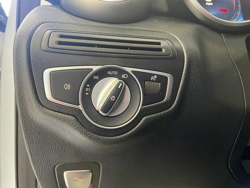 Used 2021 Mercedes-Benz GLC 300 4MATIC image 10