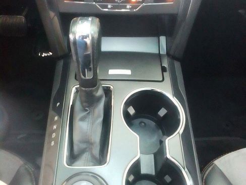 Used 2017 Ford Explorer XLT w/ Equipment Group 202A image 10