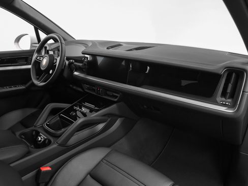 New 2026 Porsche Cayenne image 24