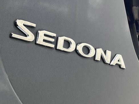 Used 2016 Kia Sedona EX FWD image 41