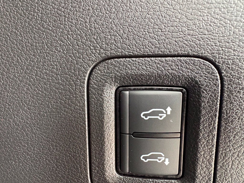 Used 2025 Nissan Armada PRO-4X AWD/4WD image 18