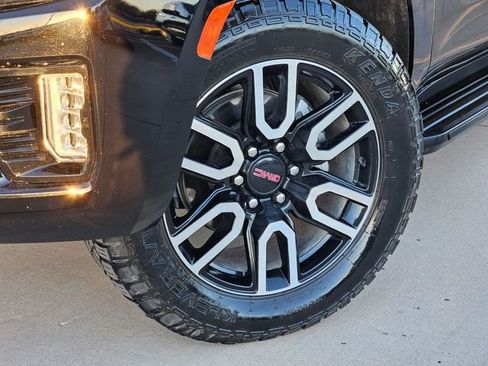 Used 2024 GMC Yukon AT4 w/ Technology Package image 6