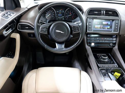 Used 2017 Jaguar F-PACE Prestige AWD/4WD image 15