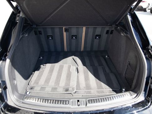 Certified 2025 Porsche Macan image 24