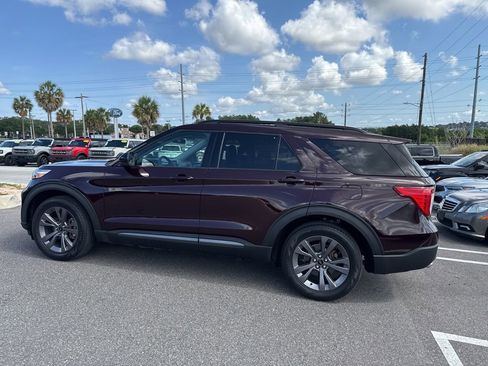 Used 2023 Ford Explorer XLT w/ Equipment Group 202A RWD image 4