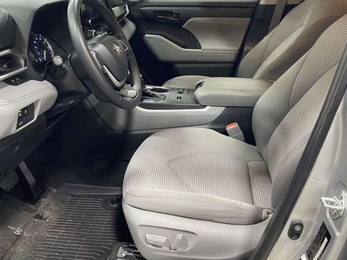 Used 2023 Toyota Highlander LE image 22