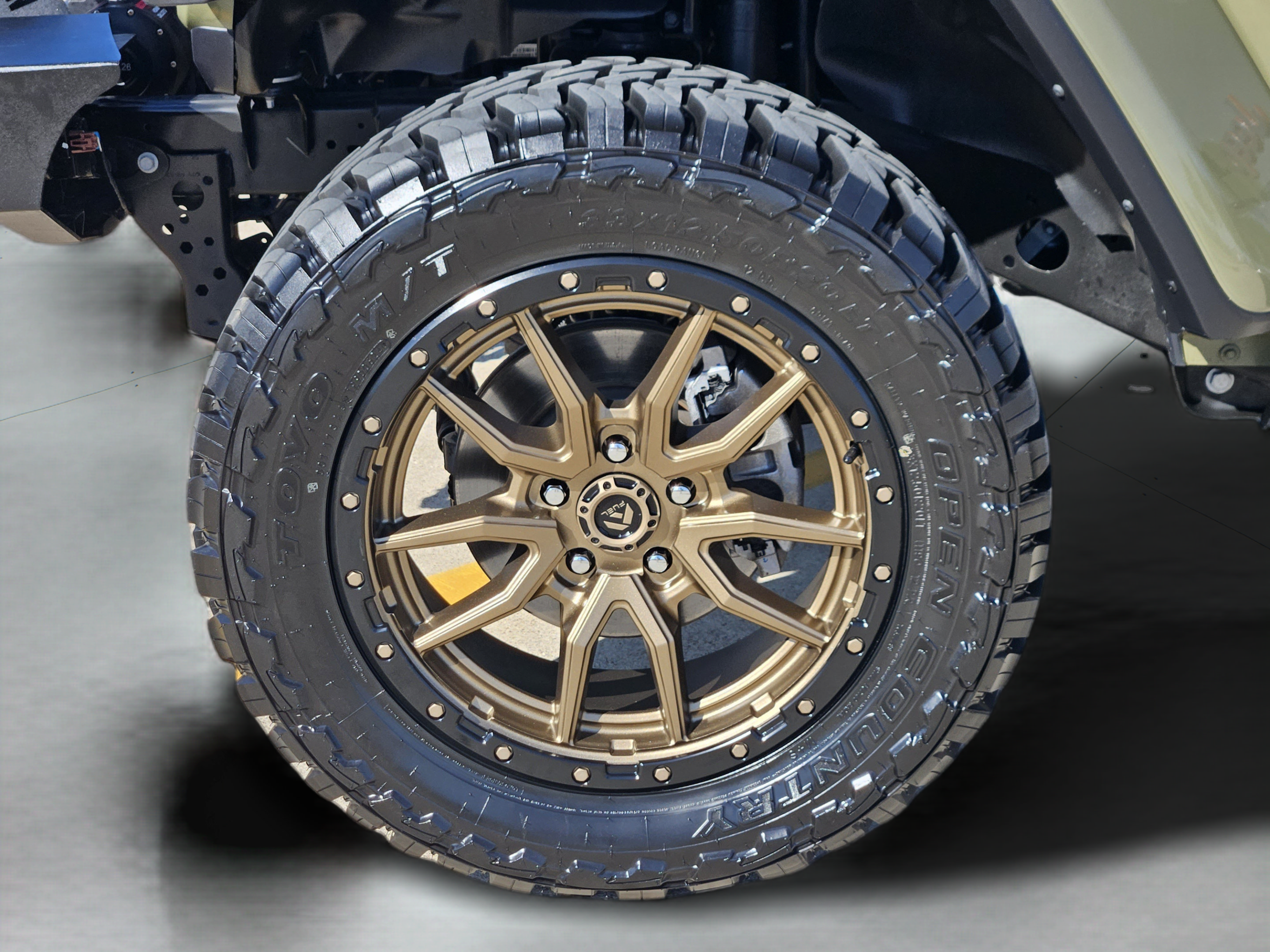 Used 2025 Jeep Gladiator Rubicon AWD/4WD image 9