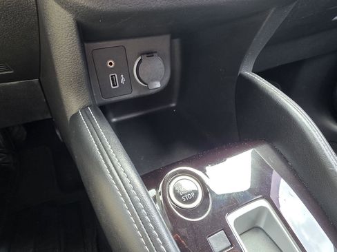 Used 2020 Nissan Kicks SR image 16