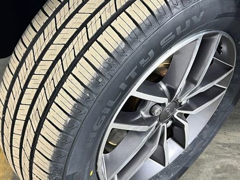 Used 2020 Jeep Grand Cherokee Laredo w/ 18" Wheel & 8.4" Radio Group image 38