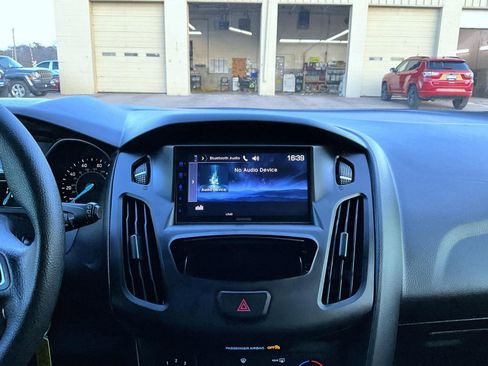 Used 2018 Ford Focus SE image 14