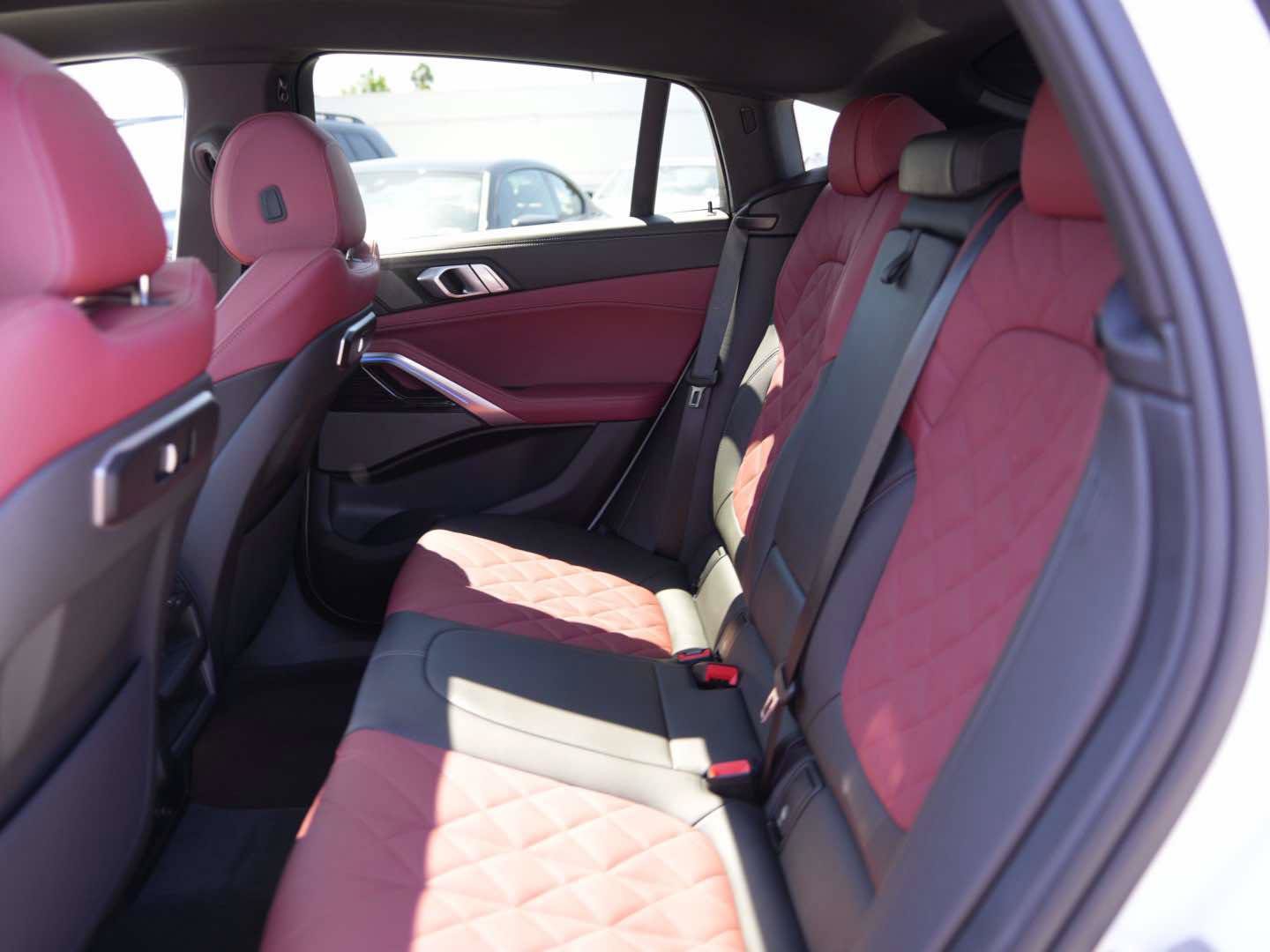 Used 2027 BMW X6 xDrive40i w/ Premium Package AWD/4WD image 12