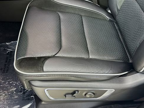 Used 2026 RAM 1500 Laramie w/ Night Edition AWD/4WD image 22