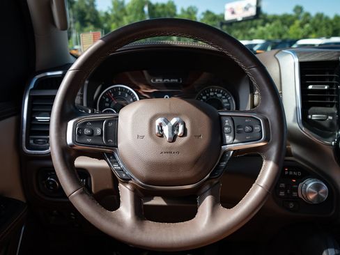 Used 2025 RAM 1500 Laramie AWD/4WD image 28