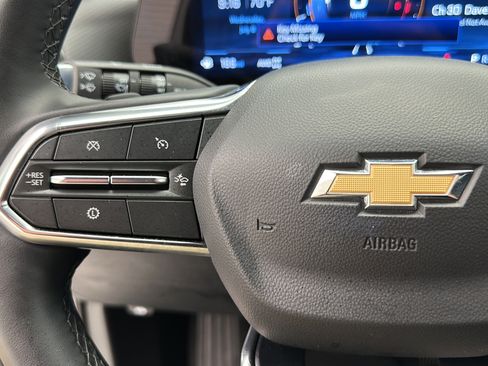 Used 2025 Chevrolet Equinox LT AWD/4WD image 15