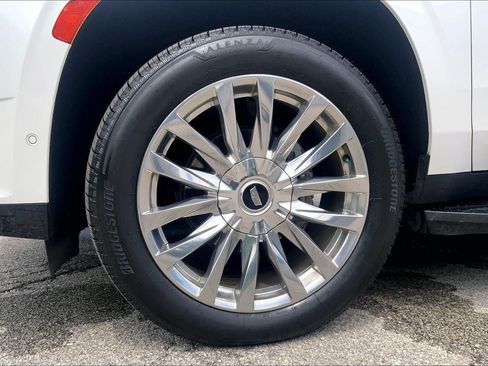 Used 2022 Cadillac Escalade Premium Luxury AWD/4WD image 9