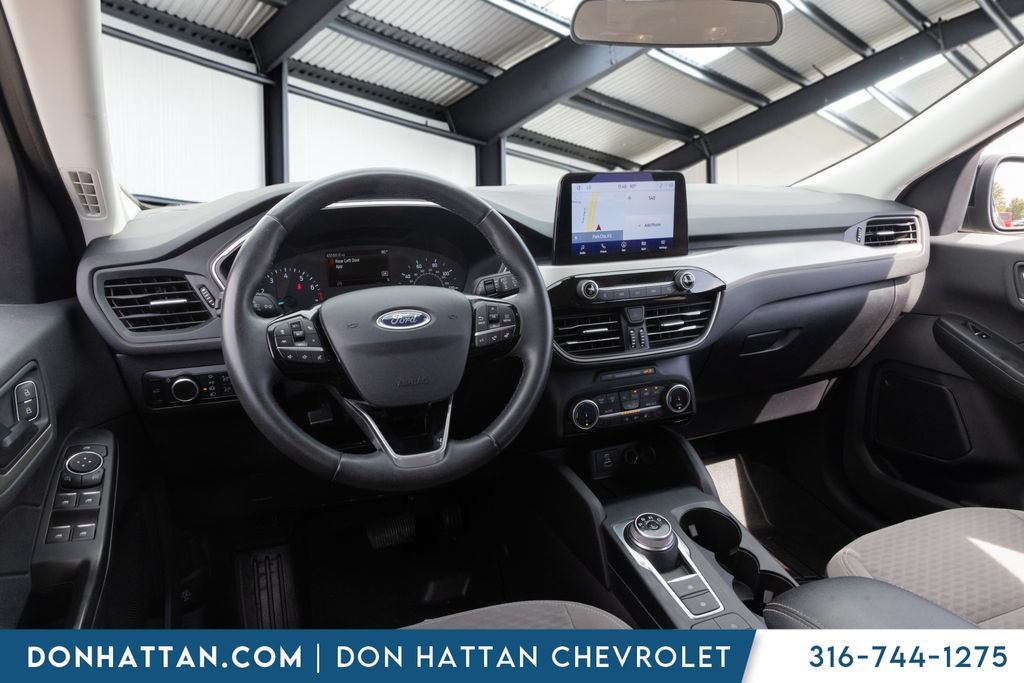 Used 2022 Ford Escape SE w/ SE Sport Appearance Package AWD/4WD image 17