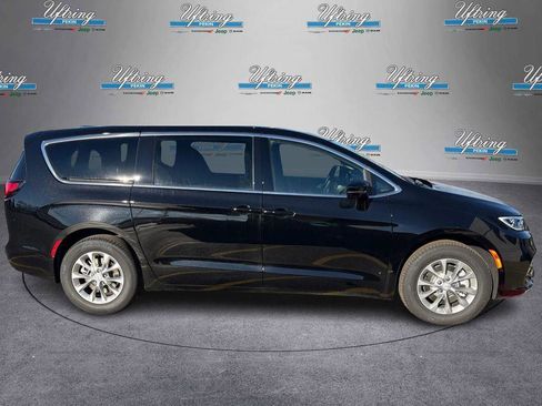 New 2026 Chrysler Pacifica Limited AWD/4WD image 2